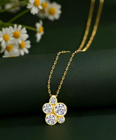 14ct GOLD AND MOISSANITE CLUSTER PENDANT