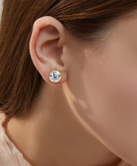 18K GOLD and MOISSANITE STUD EARRINGS