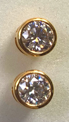 18K GOLD and MOISSANITE STUD EARRINGS