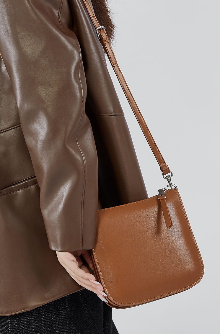 LEATHER STURDY-SIDED CLUTCH / MESSENGER / CROSSBODY BAG