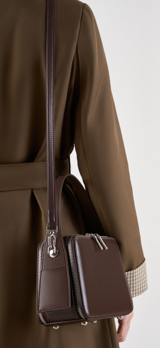 LEATHER HARD DOUBLE-SIDED MESSENGER / CROSSBODY BAG, MEDIUM