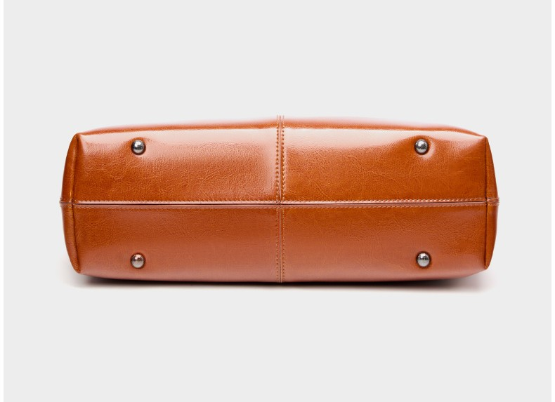 LARGE LEATHER BOAT-SHAPED TOTE BAG