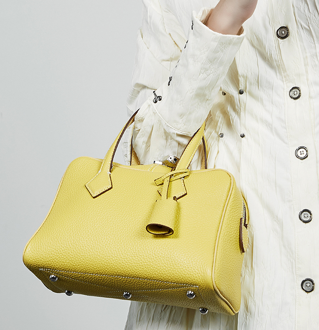 LEATHER SINGLE COMPARTMENT HANDBAG with DETATCHABLE STRAP